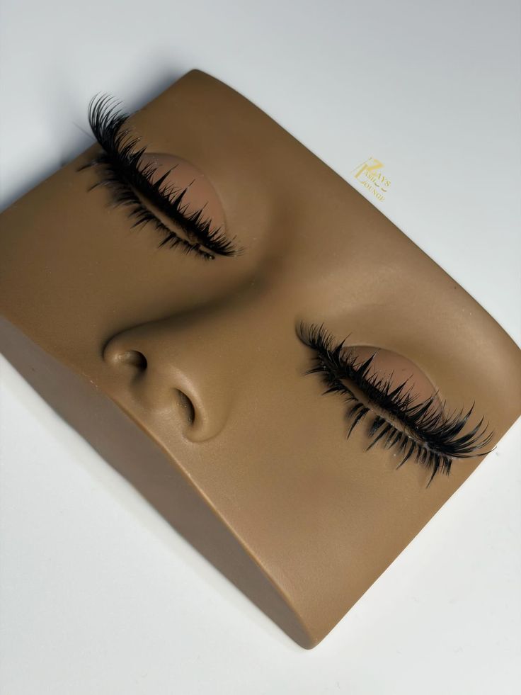 eyelashes